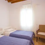 Gelos House אורנוס