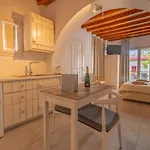 Gelos House אורנוס