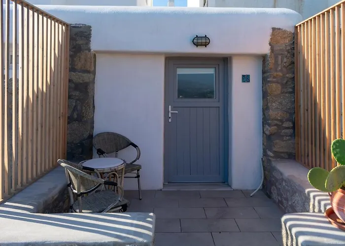 Gelos House Apartahotel