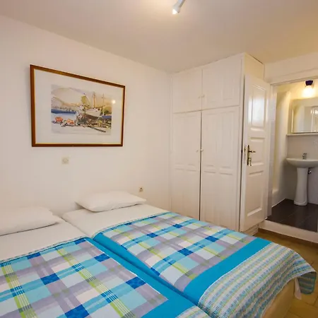 Gelos House 4*