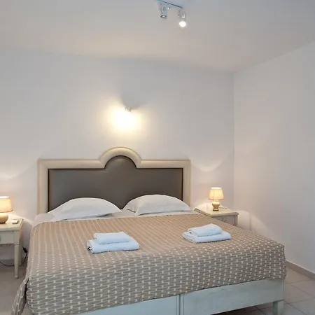 Aparthotel Gelos House