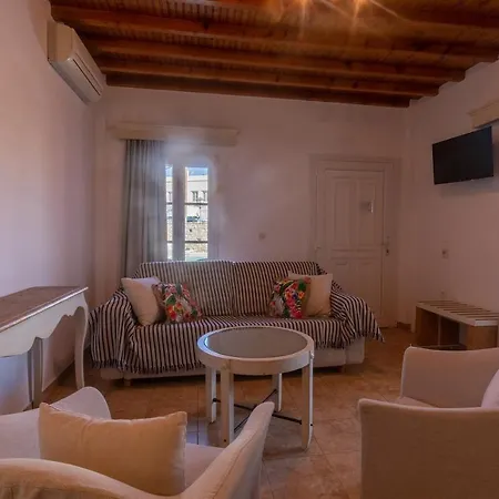 Gelos House Aparthotel 2*