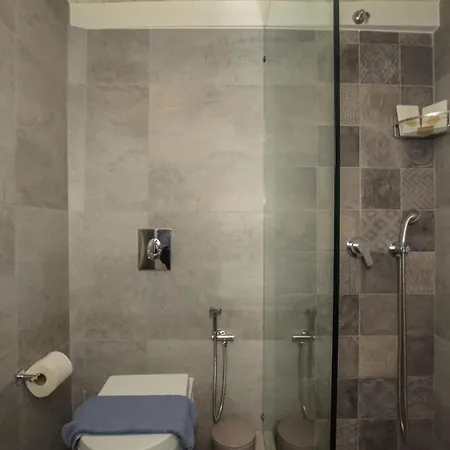 Gelos House Apartmanhotel 4*