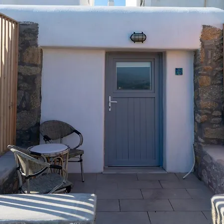 Gelos House Aparthotel