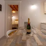 아파트호텔 Gelos House 오르노스